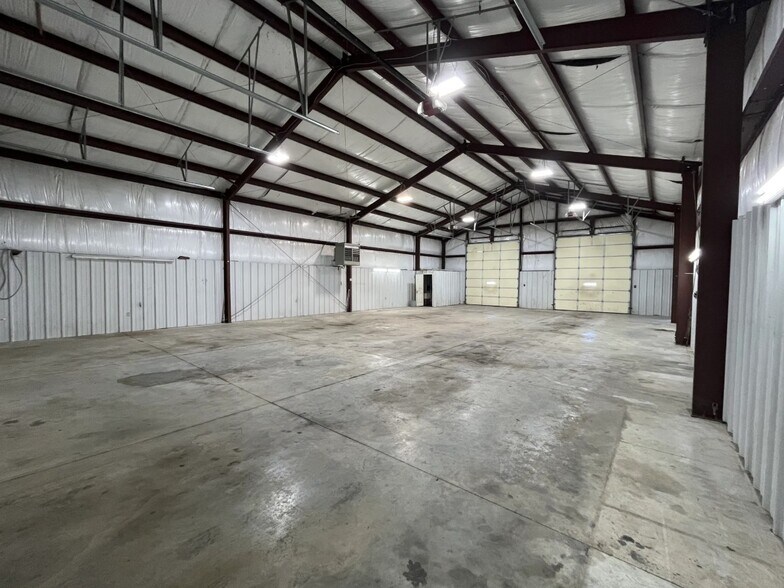 More Photos Of 2751 E Marshall St, Charleston Flex For Lease