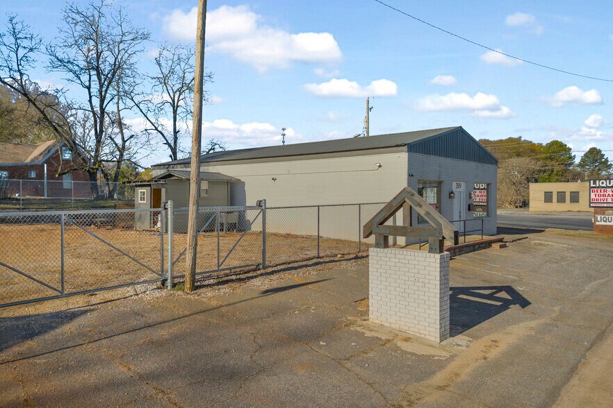 More Photos Of 399 S Elm St, Commerce Storefront For Sale