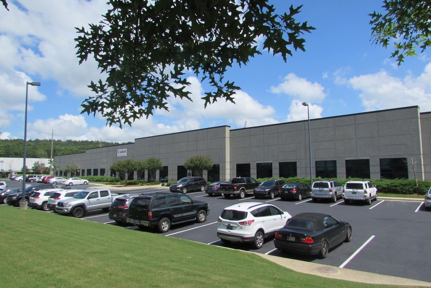 More Photos Of 1030 London Dr, Birmingham Light Distribution For Sale