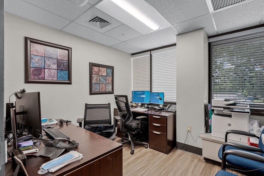 More Photos Of 661 E Altamonte Dr, Altamonte Springs Medical For Sale