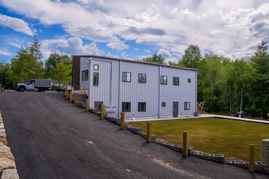More Photos Of 1341 Central St, Leominster Flex For Lease