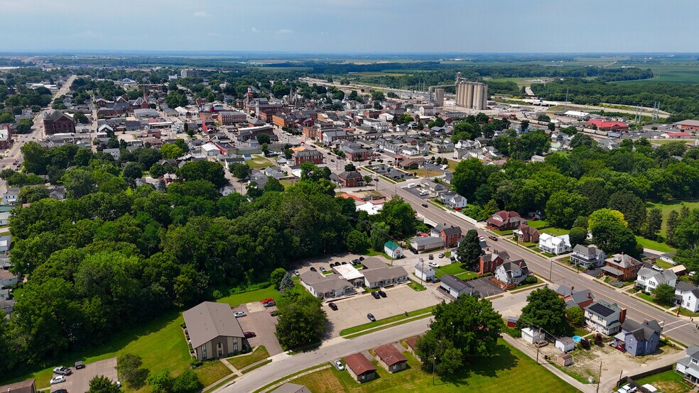 More Photos Of 131 Lewis Ave, Circleville Office For Sale