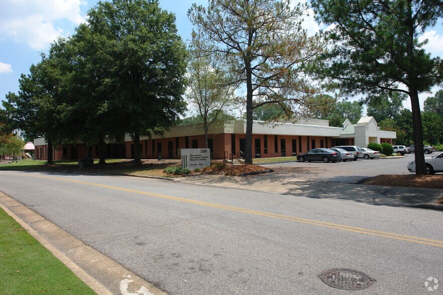More Photos Of 2596 Corporate Ave E, Memphis Office For Lease