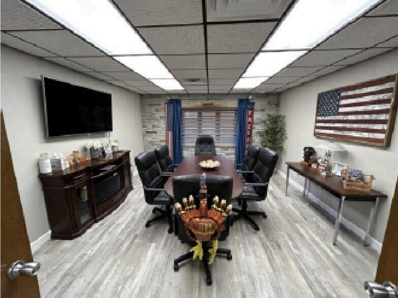 More Photos Of 1625 S 6th St, Springfield Medical For Sale