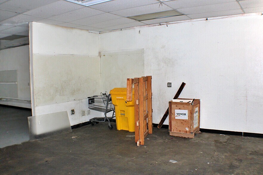 More Photos Of 10978 Montwood Dr, El Paso Unknown For Lease