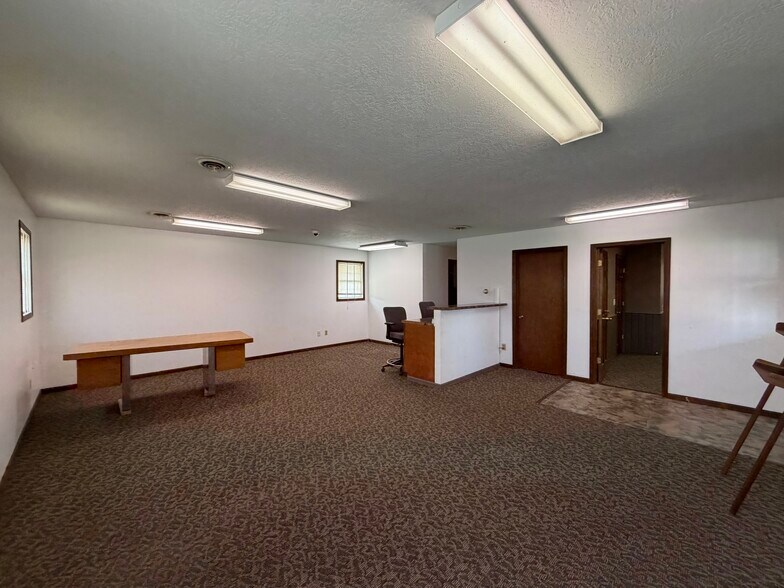 More Photos Of 730 W 21st St, South Sioux City Self Storage For Lease