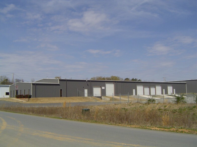 More Photos Of 16220 Alexander Rd, Alexander Warehouse For Lease