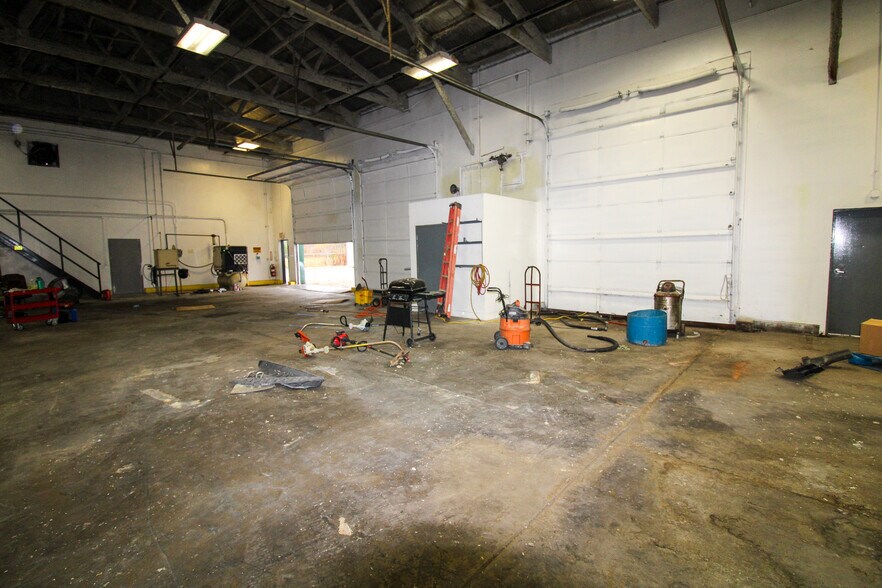 More Photos Of 7350 IL-111, South Roxana Specialty For Sale