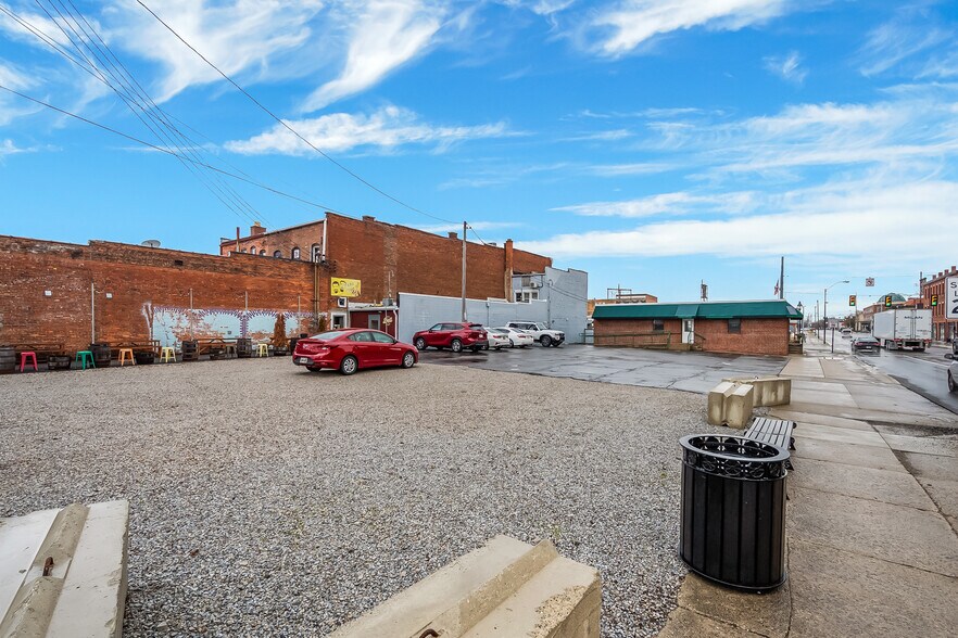 More Photos Of 114 W Church St, Marion Office Residential For Sale