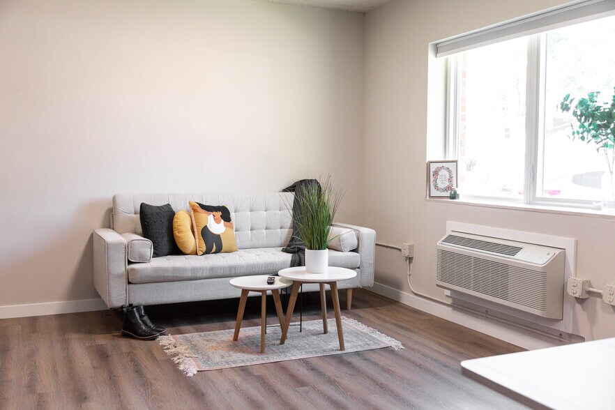 More Photos Of 125 Byrd Ave, Neenah Apartments For Sale