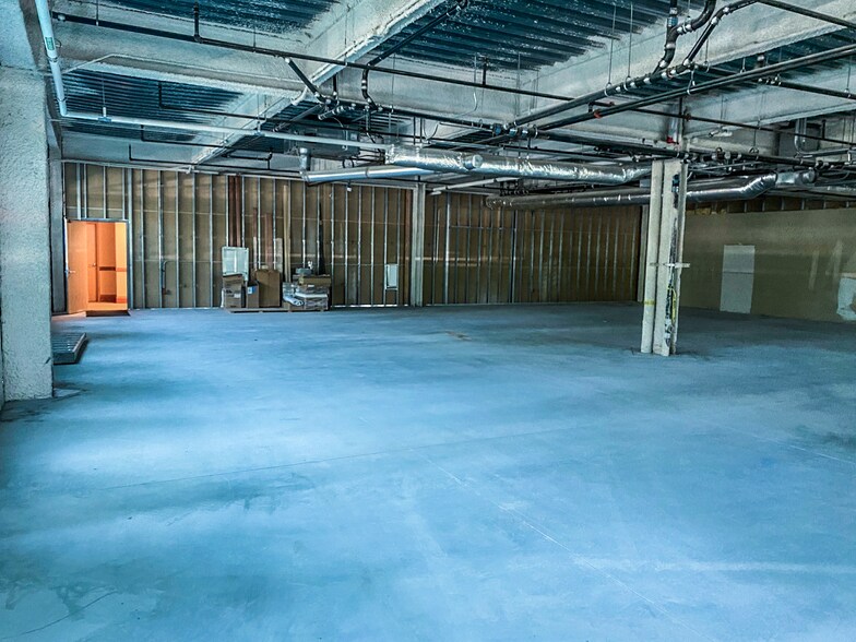 More Photos Of 323 E Riverside Dr, Eagle Medical For Lease