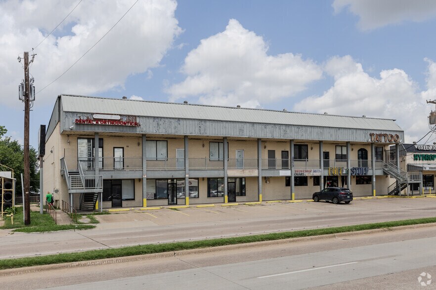 More Photos Of 4821-4823 Columbia Ave, Dallas Unknown For Lease