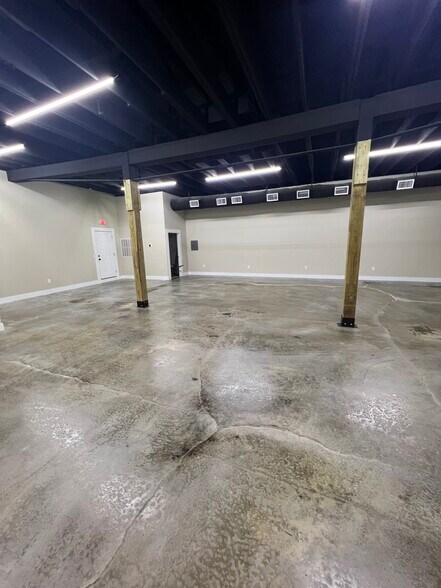 More Photos Of 419 4th St NW, Attalla General Retail For Sale