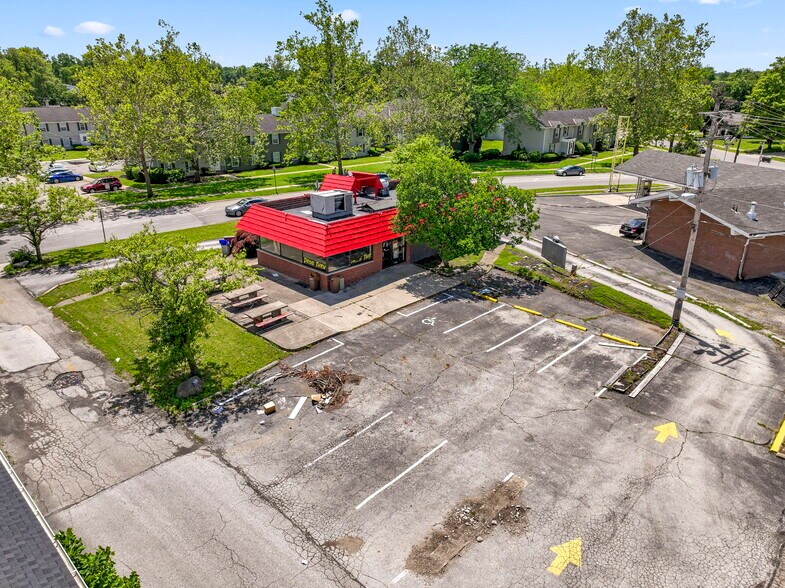 More Photos Of 1900 Tamarack Cir S, Columbus Fast Food For Lease
