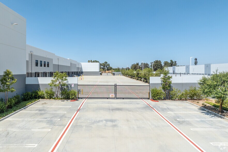 More Photos Of 19972 Patterson Ave, Perris Distribution For Sale