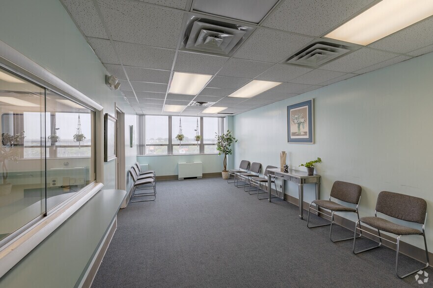 More Photos Of 15565 Northland Dr, Southfield Unknown For Sale