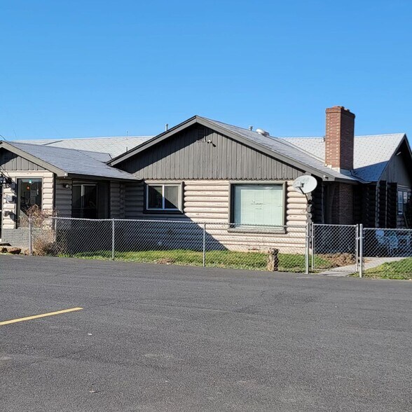More Photos Of 711 2nd Ave SW, Quincy Hotel For Sale