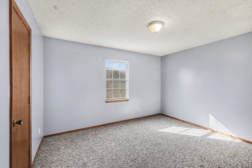 More Photos Of 8622-8630 Lane Ave, Raytown Apartments For Sale