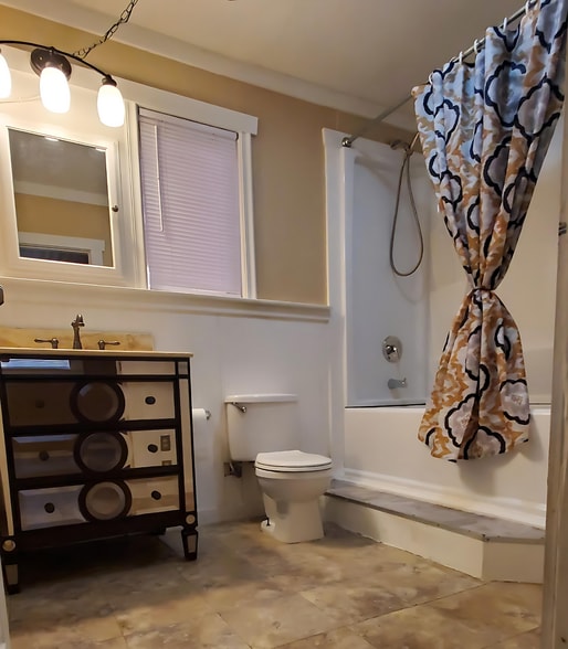 More Photos Of 138 Grey Moss Ct, Ingram Apartments For Sale