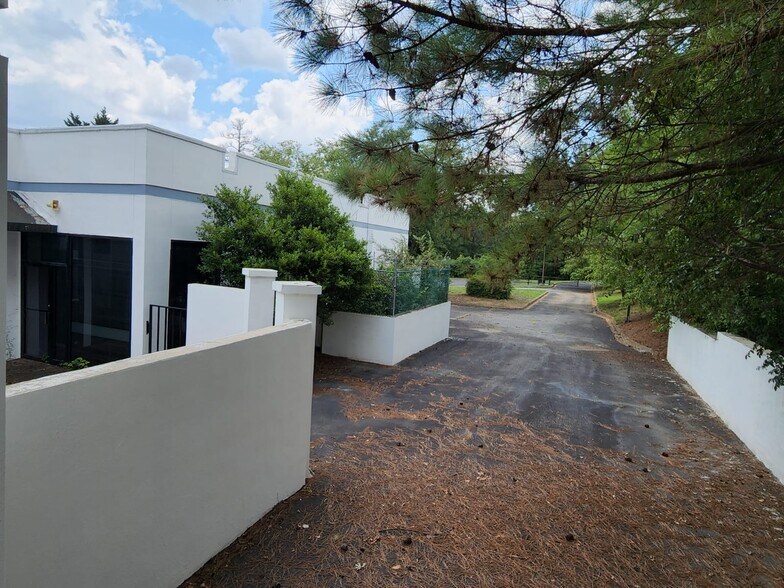 More Photos Of 200 Dillon Cir, Spartanburg Office For Sale