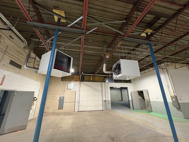 More Photos Of 200 Commerce Dr, Montgomeryville Warehouse For Sale