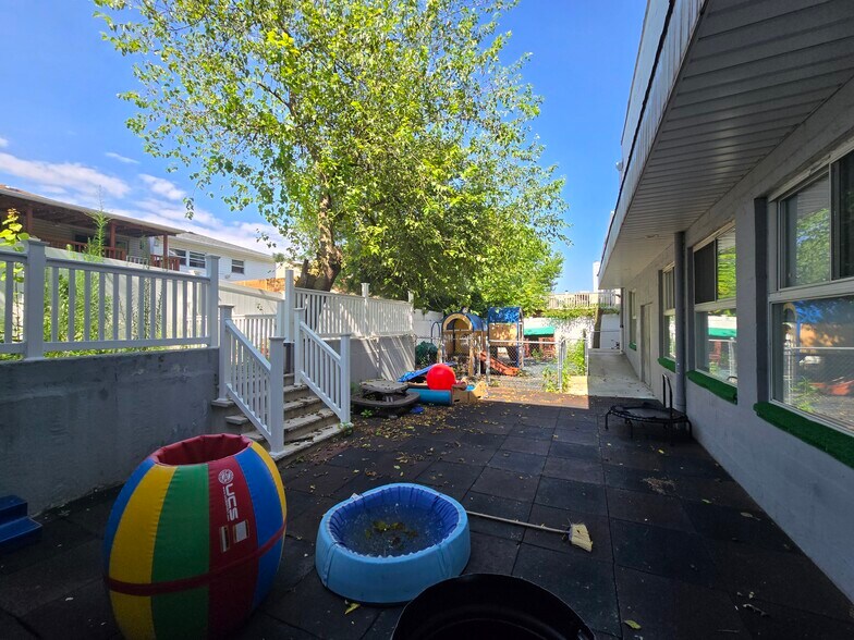 More Photos Of 80 Woodrow Rd, Staten Island Daycare Center For Lease