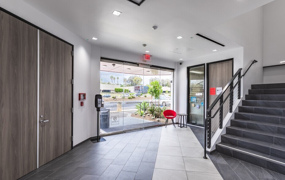 More Photos Of 5625 Ruffin Rd, San Diego Office For Sale