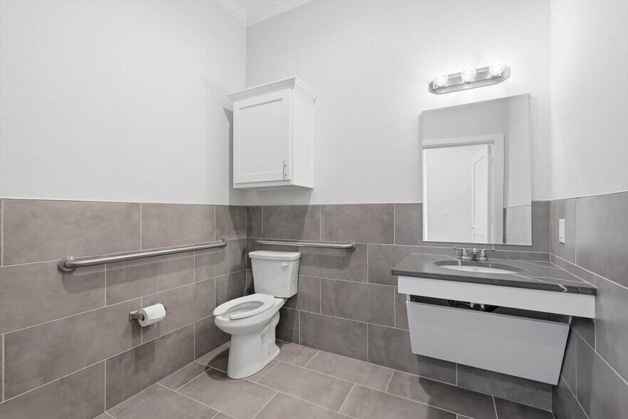 More Photos Of 3121 Bailey Dr, Fort Worth Office For Lease