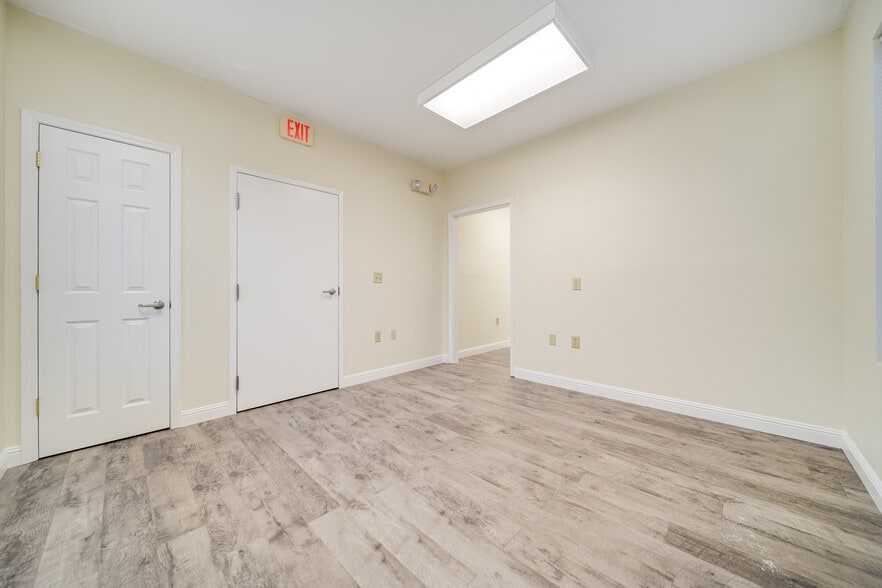 More Photos Of 180 N Belvedere Dr, Gallatin Office Residential For Lease