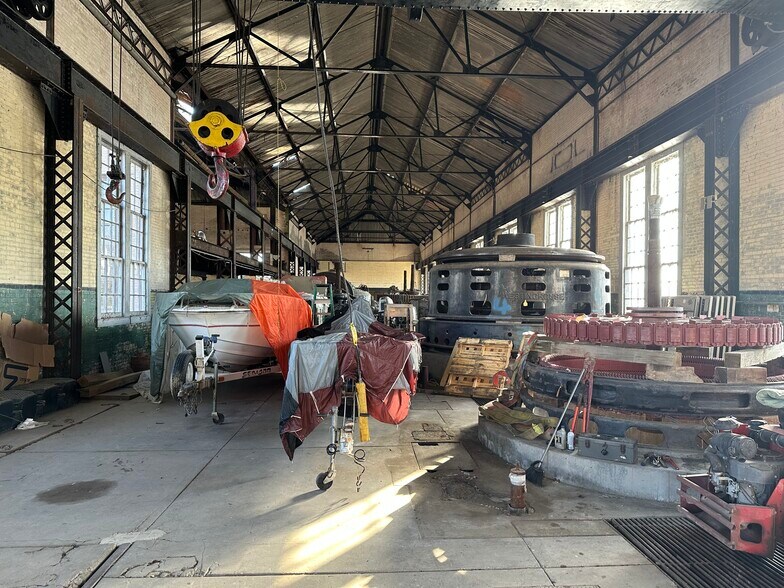 More Photos Of 426 Commercial St, Marseilles Industrial For Sale