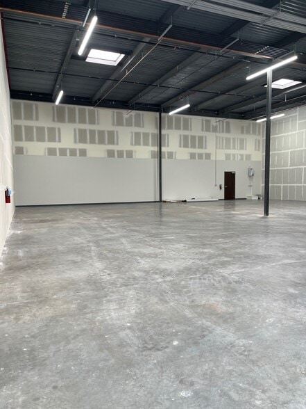 More Photos Of 2315 W 700 South, Pleasant Grove Research And Development For Lease