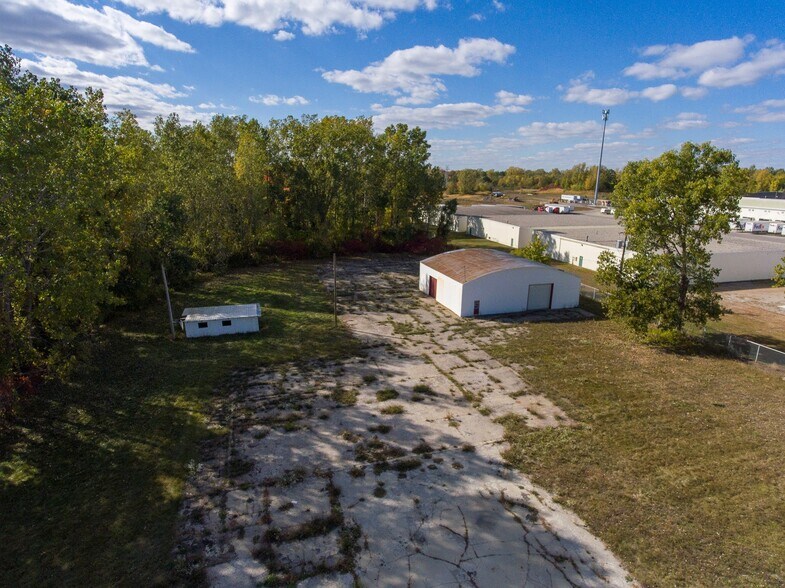 More Photos Of 3905 32nd St, Port Huron Truck Terminal For Sale