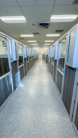 More Photos Of 2386 Florida Highway 426 Hwy, Oviedo Veterinarian Kennel For Sale