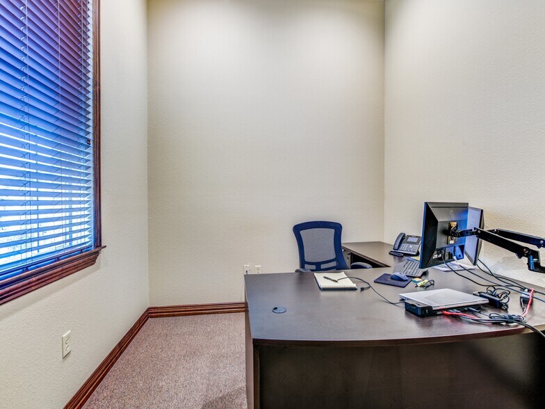 More Photos Of 9300 John Hickman Pky, Frisco Medical For Lease