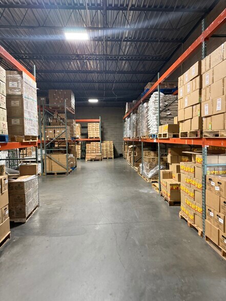 More Photos Of 1187-1199 Sunrise Hwy, Copiague Showroom For Lease