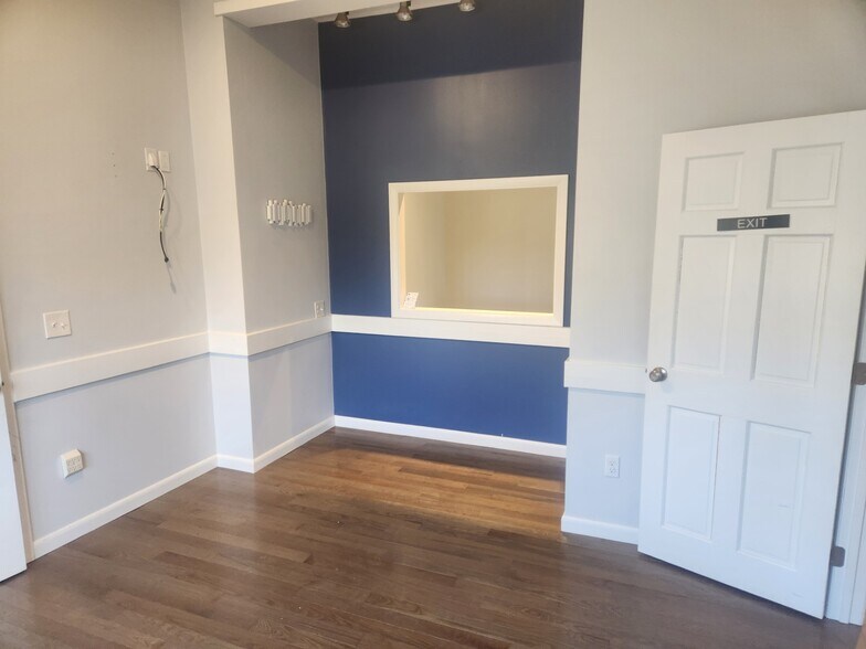 More Photos Of 5 Pond Rd, Harvard Healthcare For Sale