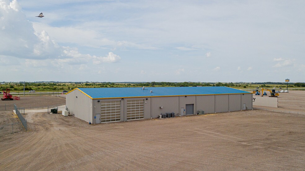 More Photos Of 7044 Interstate 10, Sealy Distribution For Sale