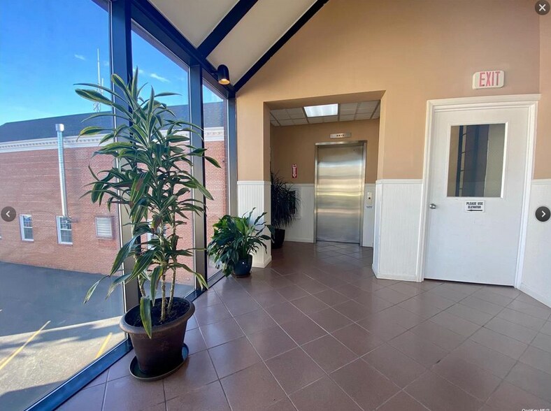 More Photos Of 99-111 South St, Oyster Bay Storefront Retail Office For Lease