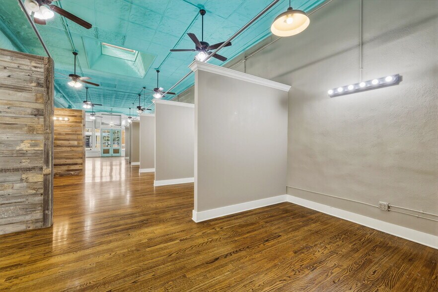 More Photos Of 318 N Chadbourne St, San Angelo Storefront For Sale