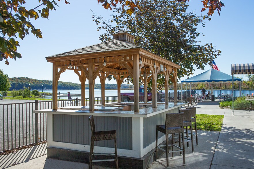 More Photos Of 7 Main St, Catskill Restaurant For Lease