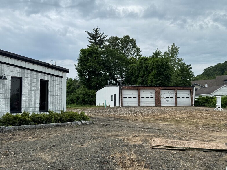 More Photos Of 14 Walnut St, Danbury Auto Dealership For Sale