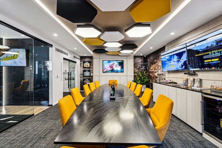 More Photos Of 5703-5705 Edgemoor Dr, Houston Warehouse For Sale