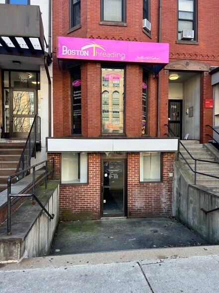 More Photos Of 710 Commonwealth Ave, Boston Apartments For Lease