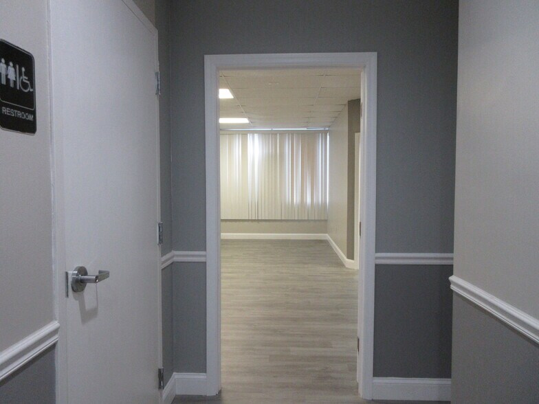 More Photos Of 540 NW University, Port Saint Lucie Office Residential For Sale