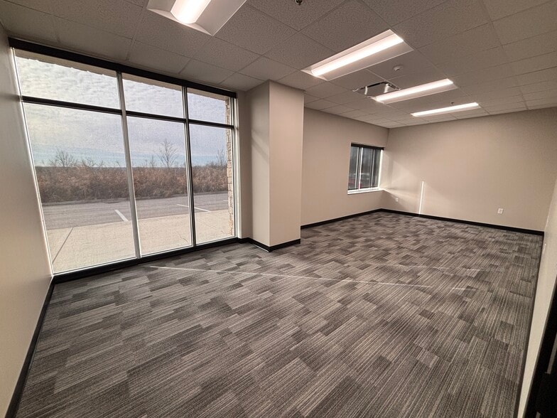 More Photos Of 18760 Johnson Dr, Shawnee Warehouse For Lease