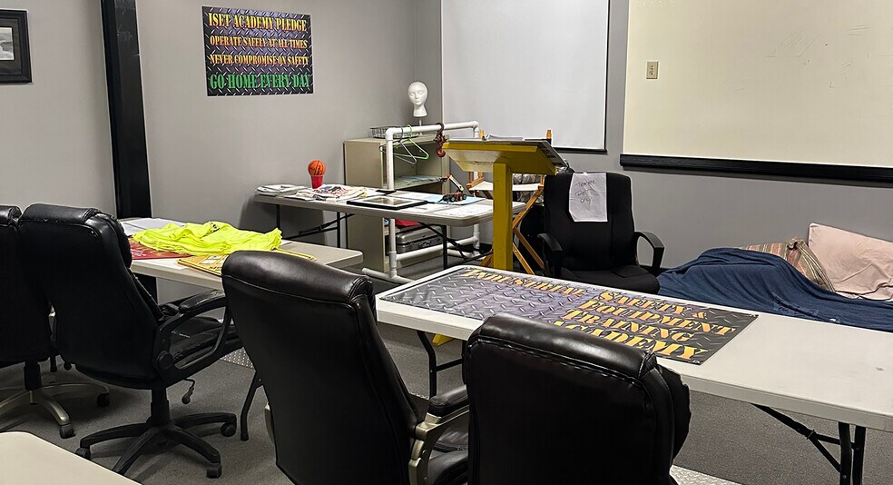 More Photos Of 201 Hummel Ross Rd, Hopewell Warehouse For Sale