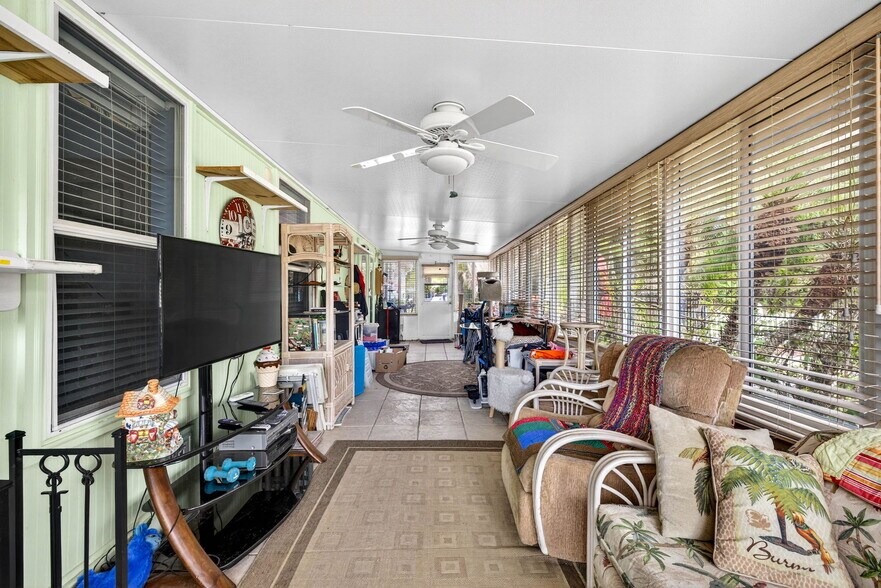 More Photos Of 3308 24th Ave SE, Ruskin Specialty For Sale