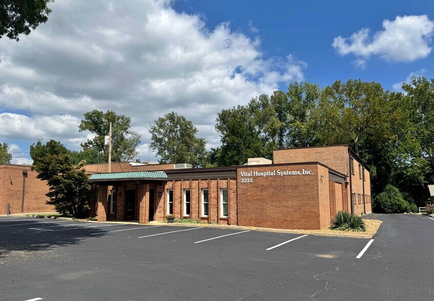Primary Photo Of 2222 Mason Ln, Ballwin Showroom For Lease