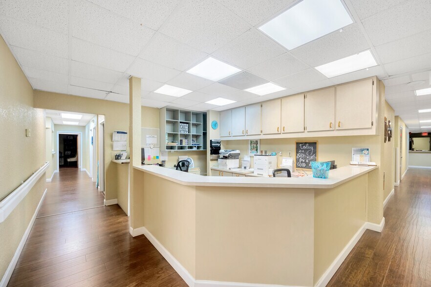 More Photos Of 13644 Walsingham Rd, Largo Medical For Lease
