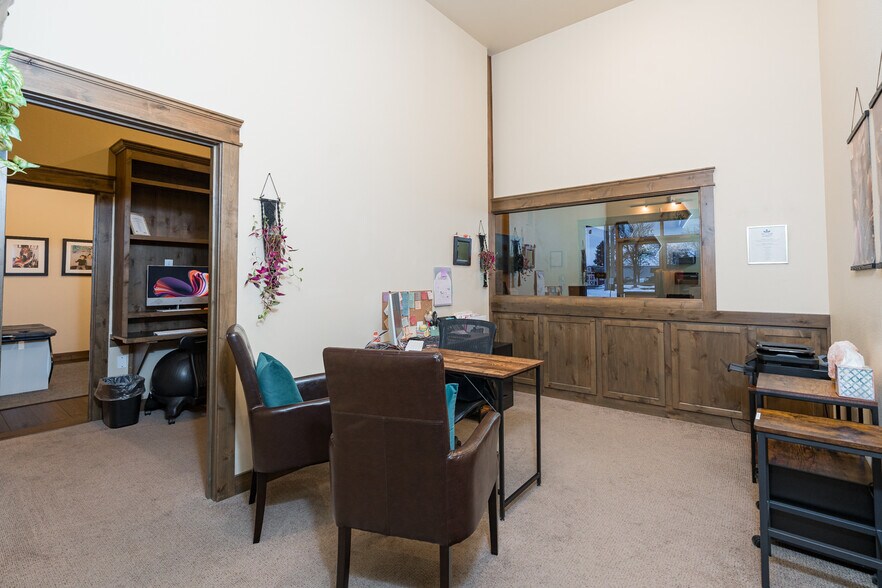 More Photos Of 210-214 W Sunset Ave, Coeur d'Alene Freestanding For Lease